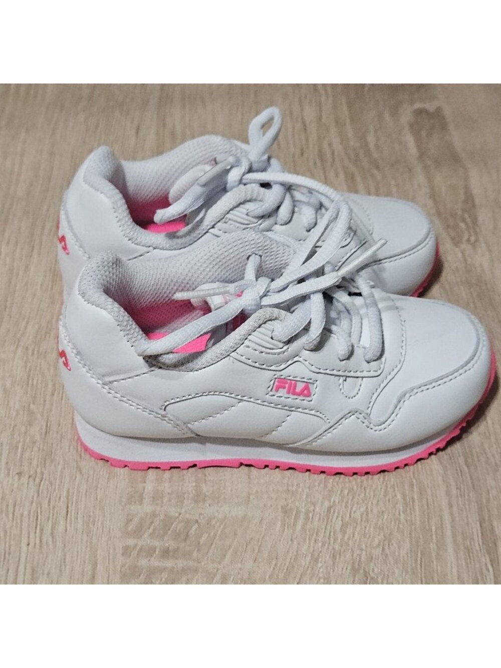 Fila Girls Size 9 Cress Lightweight Running Shoes Sneakers White & Pink